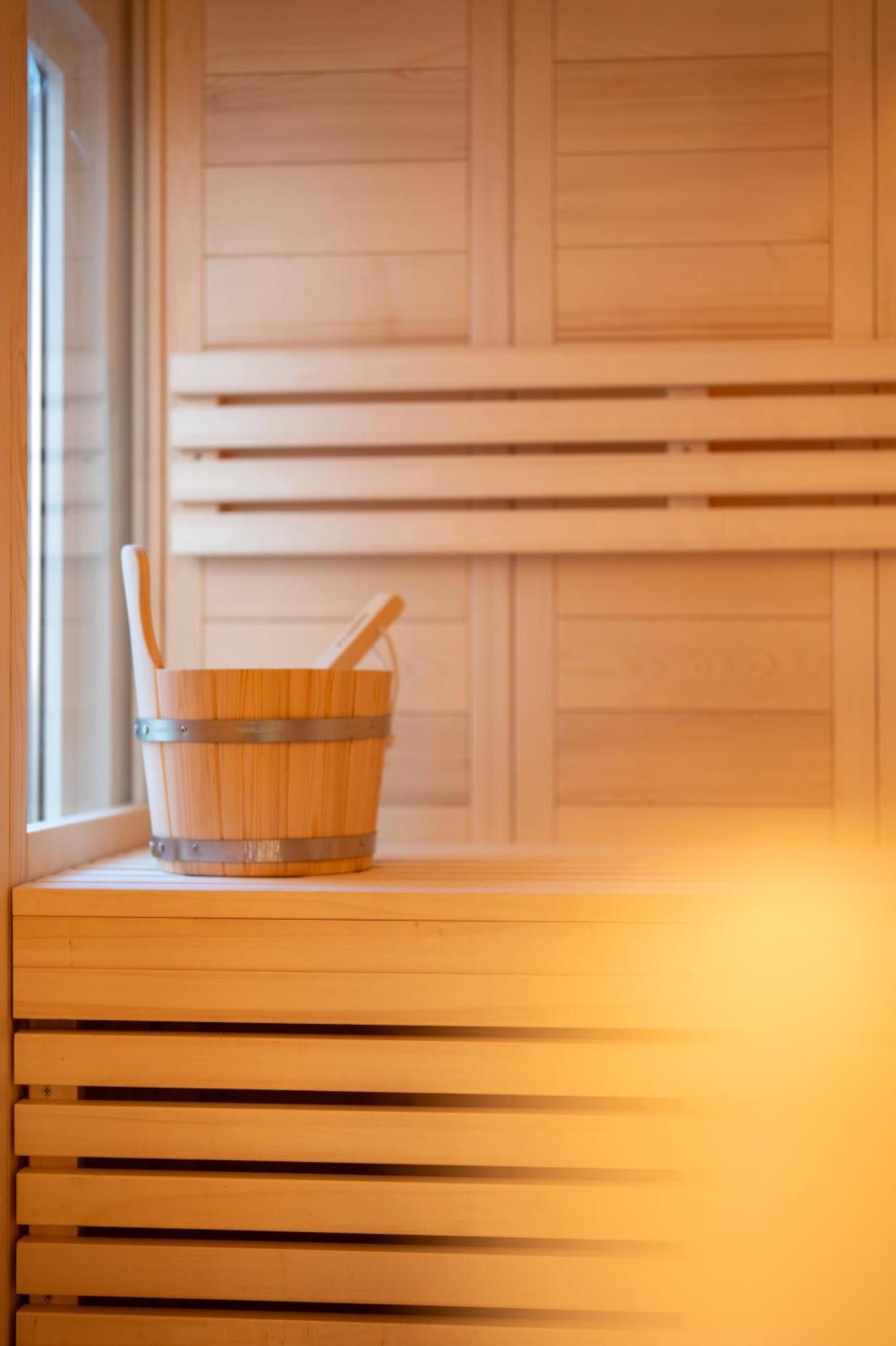 Derouse Eva Suite Jacuzzi & Sauna أثينا المظهر الخارجي الصورة
