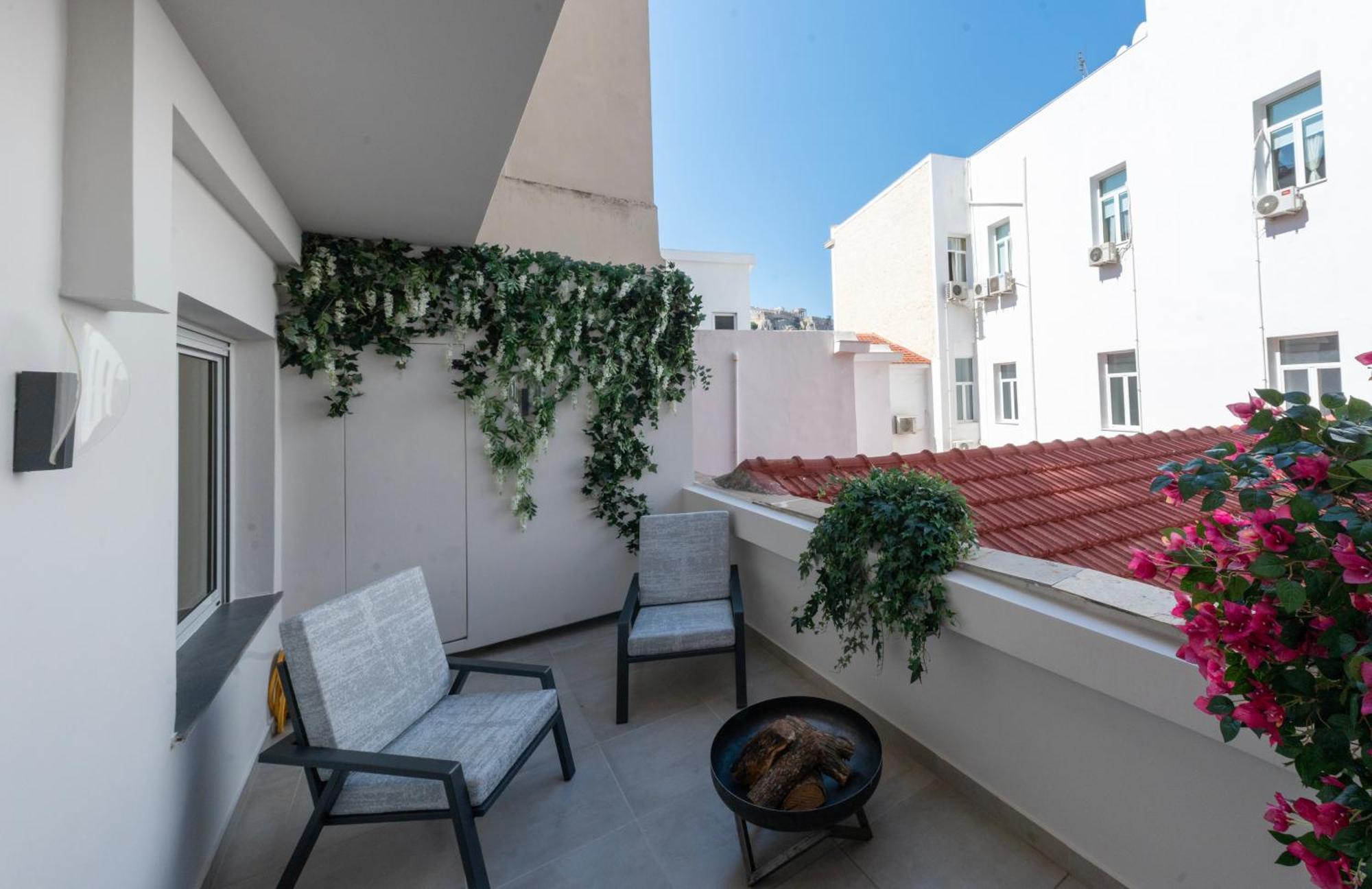 Derouse Eva Suite Jacuzzi & Sauna أثينا المظهر الخارجي الصورة